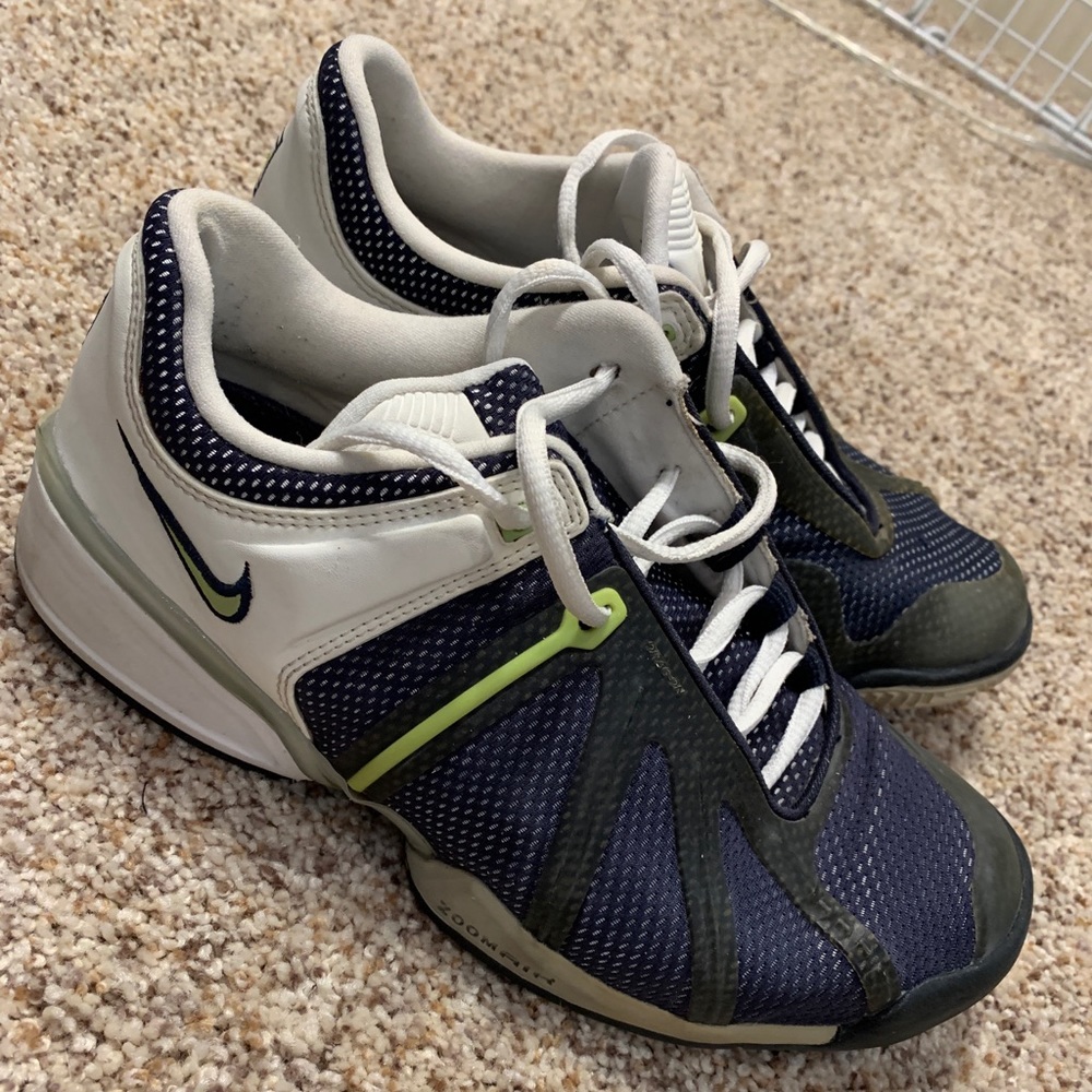 Nike tennis shoes with Zoom Air